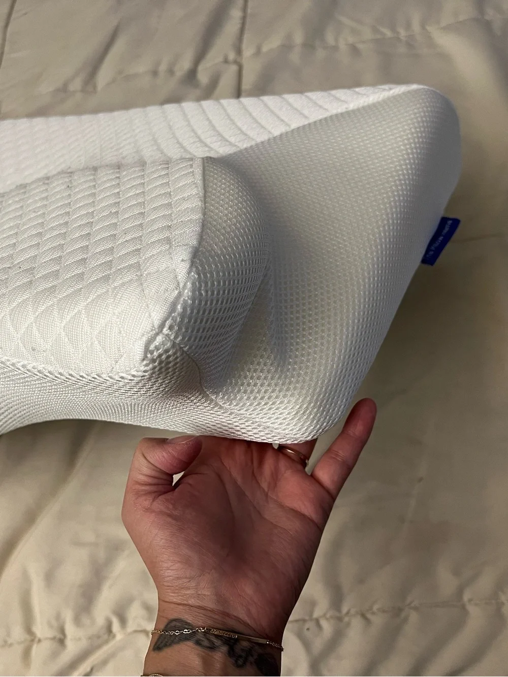 Ergonomic Contour Support Pillow in White